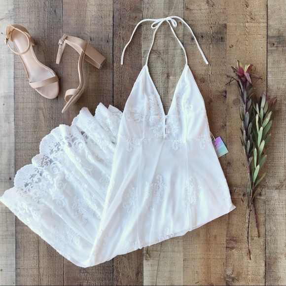 Dresses & Skirts - ✨ Mid-length Ivory Floral Lace Halter DRESS - NWT